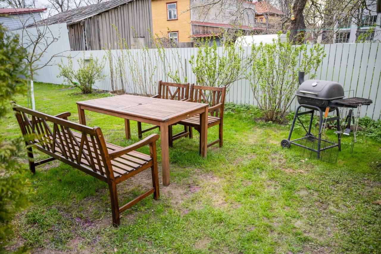 Cabin Guesthouse With Free Parking Пярну Экстерьер фото