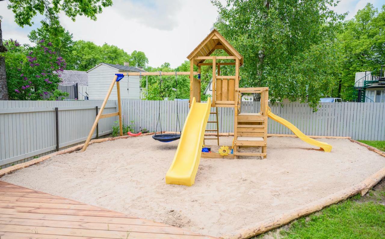 Cabin Guesthouse With Free Parking Пярну Экстерьер фото